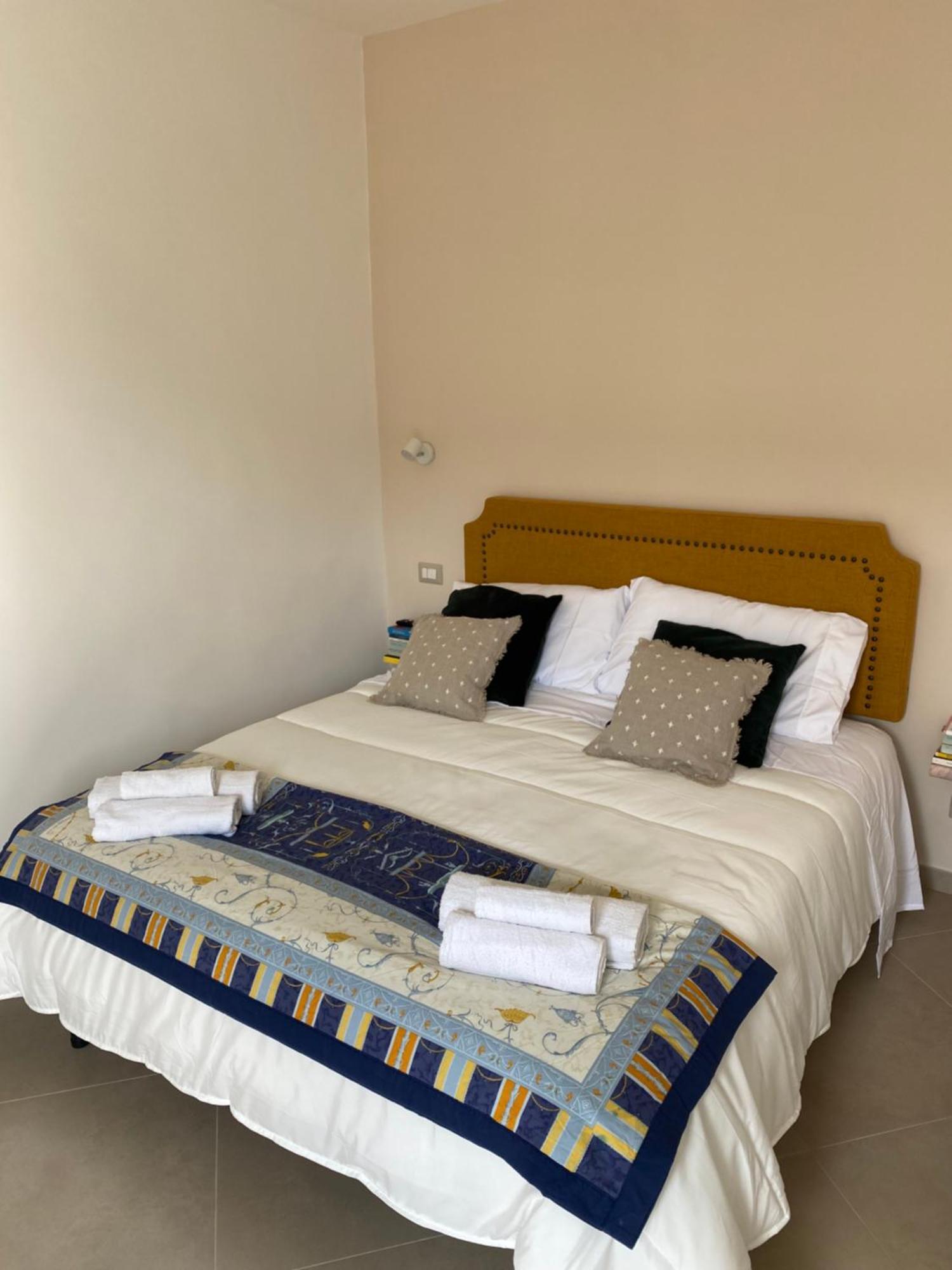 All'Imbrunire Exlusive Apartment Σαλέρνο Εξωτερικό φωτογραφία